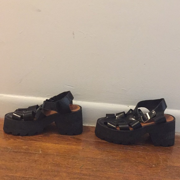 Sabrina Tach Fish Leather Chunky Platform Sandals - Picture 1 of 6